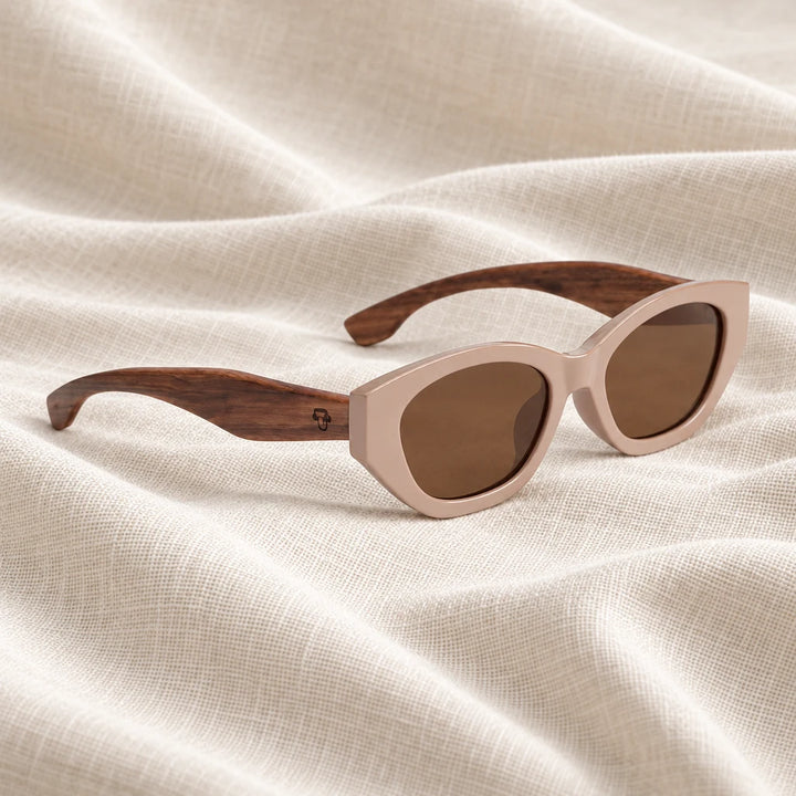 Lentes de sol Bonoboss Nomad Brown en contexto de estilo de vida #color_brown