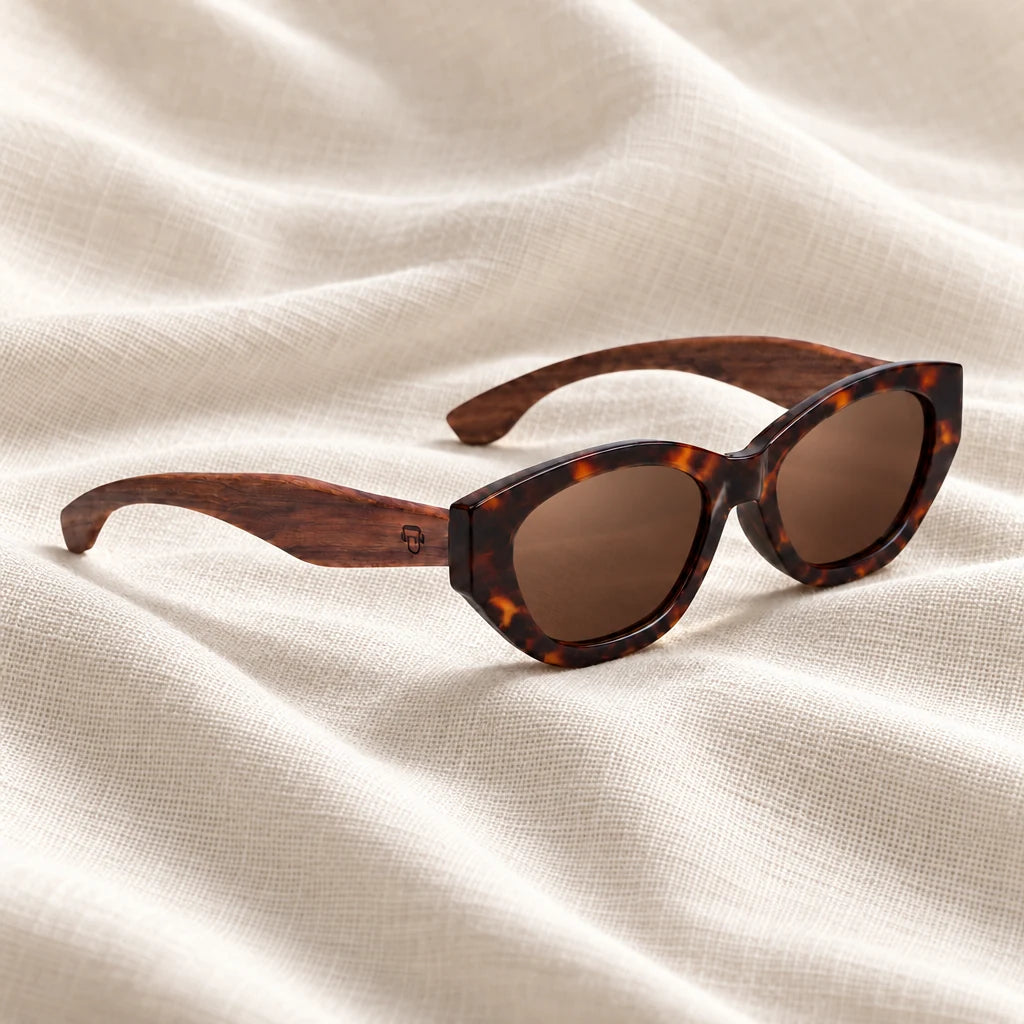 Lentes de sol Bonoboss Nomad Carey Brown en contexto de estilo de vida #color_carey-brown