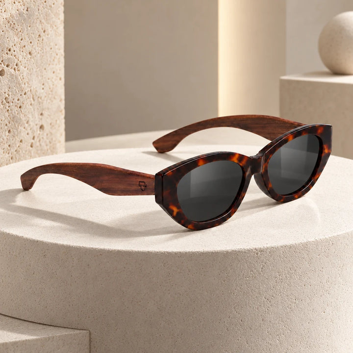 Lentes de sol Bonoboss Nomad Carey en contexto de estilo de vida #color_carey