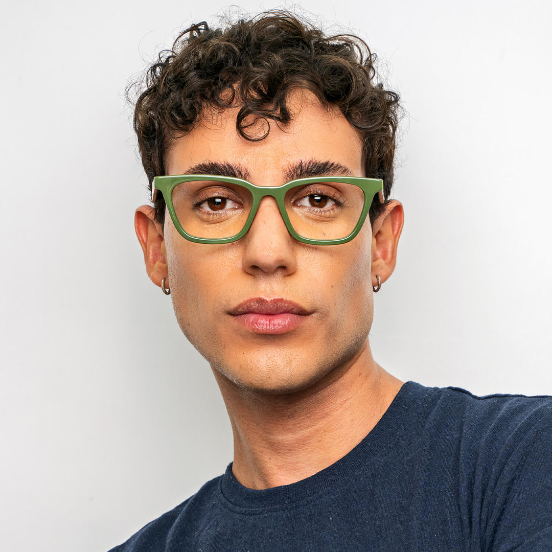 Diseño Oliver marcos ópticos color verde clásico frontal hombre y mujer #color_verde