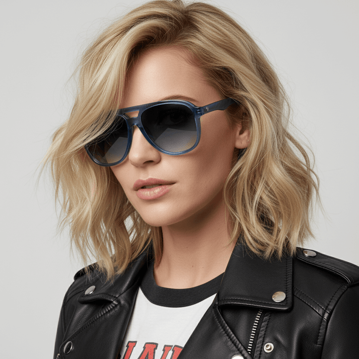 una modelo mujer rubia en 45º usando lentes de sol bonoboss aviador retro vintage modelo orson #color_azul