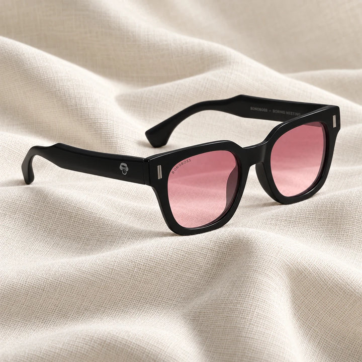 Lentes de sol Bonoboss Osorno RPET Red en contexto de estilo de vida #color_red