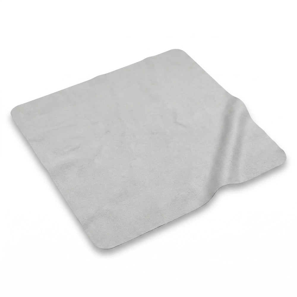Paño de Microfibra Luxury Bonoboss 30x30 cm — vista tres cuartos sobre fondo blanco, para lentes y joyas