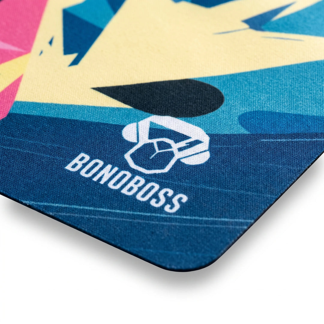 Paño de Microfibra Powder Bonoboss 19x19 cm — detalle macro del logo y la textura de microfibra, premium diseñado en Chile