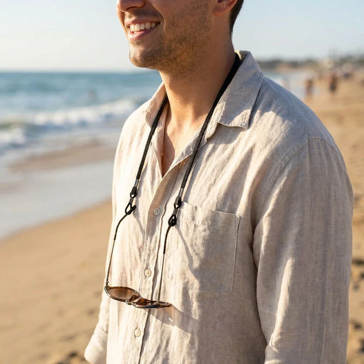 Correa para lentes reciclada negro en playa lentes colgando cuello Bonoboss #color_negro