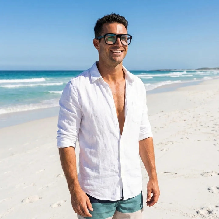 Hombre usando Tom lentes con receta negro estilo lifestyle #color_negro