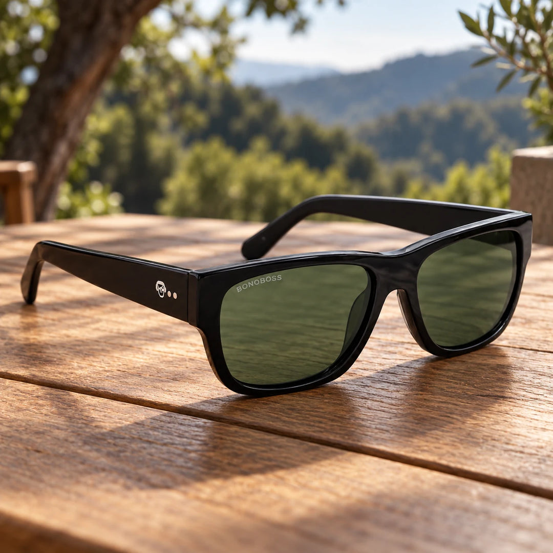 Lentes de sol polarizados Zorros Negro lente Verde bodegón sobre madera en el bosque Bonoboss #editorial_banner #color_negro