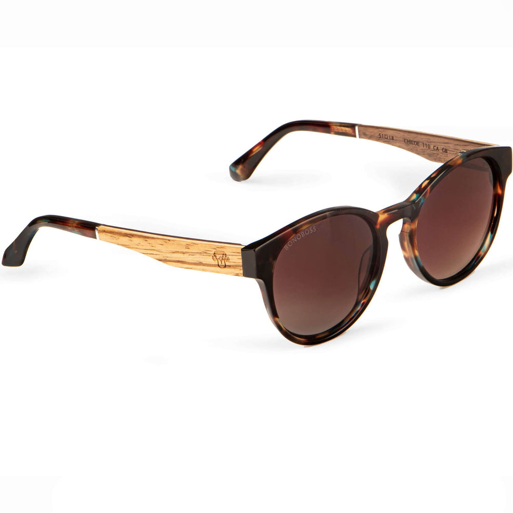 Vista angulada de Chiloé 110 Carey gafas polarizadas café para mujer #color_brown