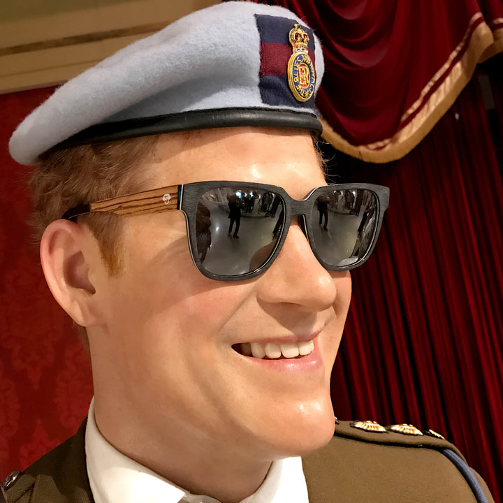 lentes de sol polarizados para hombre y mujer con antireflejo interno y varillas de madera natural sustentables #color_zebrano